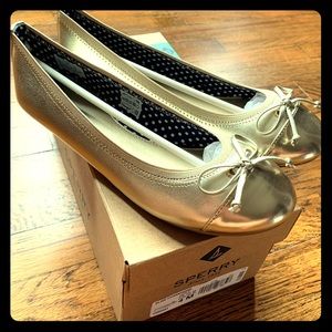 BRAND NEW!! Girls youth size 4 SPERRY ballet flats
